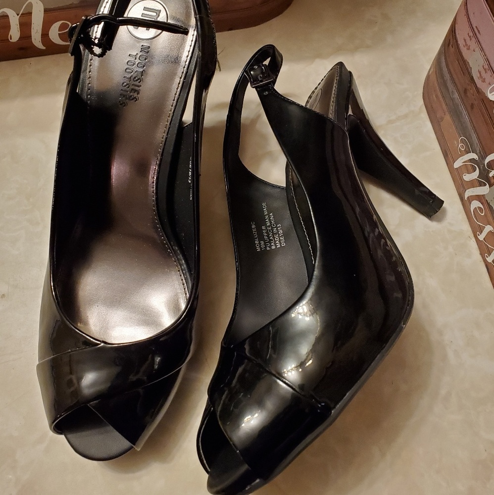 Shoes - Picture 2 of 3